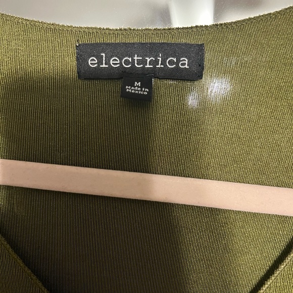 Electrica green scrunch top - Picture 3 of 3